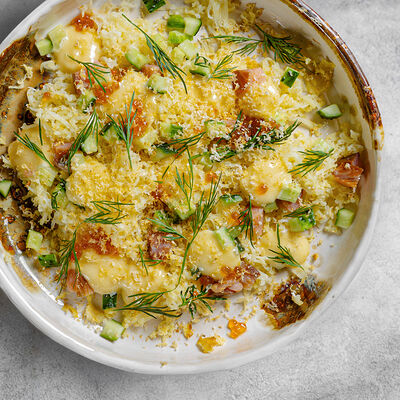 Салат с копченой неркой, картофель, малосольный огурец, соус айоли в 19 по цене 1287 ₽