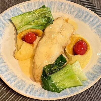 Стейк палтуса с копченым картофельным пюре и сладкими томатами в Веранда по цене 1780 ₽