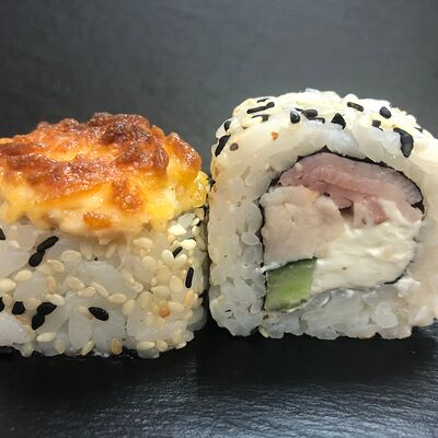 Ролл запеченный Гриль тори в TAY NAY по цене 420 ₽