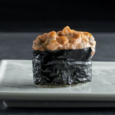 Суши запеченные Лосось в CRAZY SUSHI по цене 235 ₽