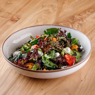 Овощной салат с тыквенным муссом и сырным кремом в ПуриПури по цене 630 ₽