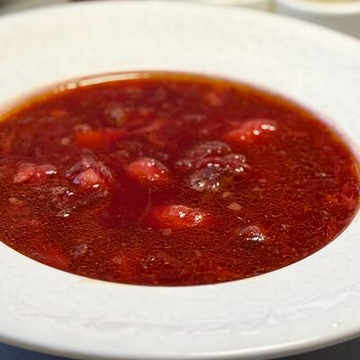 Борщ классический в Pur Pur по цене 660 ₽