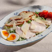 Цезарь с куриной грудкой в Bona