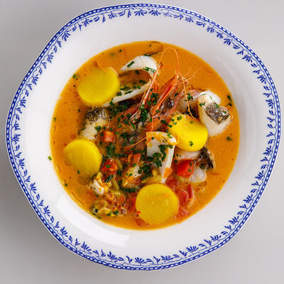 Биск с запеченными морепродуктами, шафраном и картофелемв Crevette по цене 1290 ₽