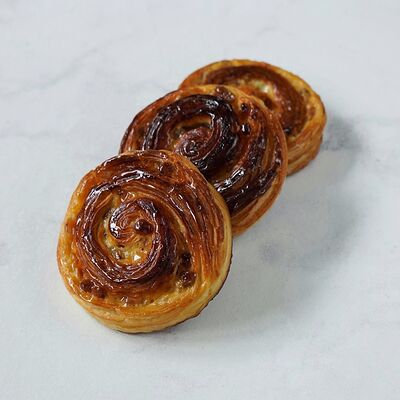 Pain aux raisins в Jules Zang по цене 380 ₽