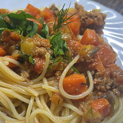 Спагетти по-итальянскив Есть поесть по цене 940 ₽