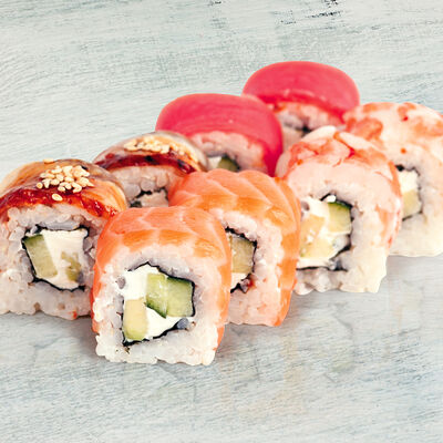 Ролл Камикадзев Лас Пальмас по цене 740 ₽