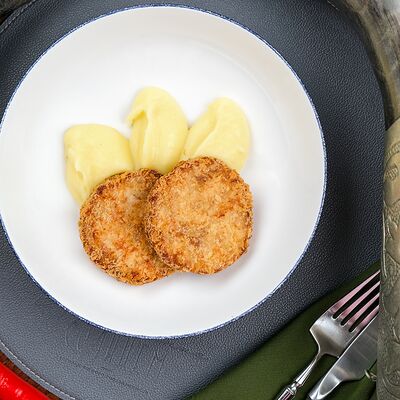 Куриные котлетки с картофельным пюре в Утомленные солнцем по цене 390 ₽