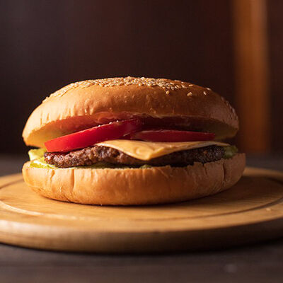 Чизбургер куриный большой в Hot Chicken по цене 26000 ₽