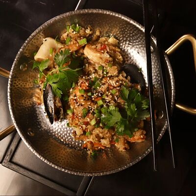 Рис с морепродуктами в More More по цене 1030 ₽