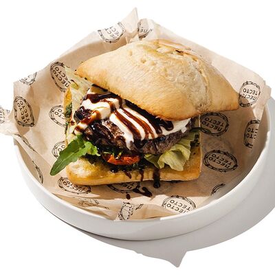 Бургер Песто Тесто на чиабатте в Песто Тесто по цене 940 ₽