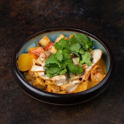 Жаркое с курицей карри с обоженным сулугуни в Город детей по цене 700 ₽