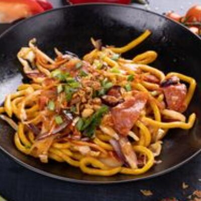 Честный Вок пеперони кисло-сладкий в SushiDays по цене 299 ₽