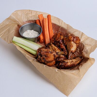 Крылышки BBQ в PINTA Bar & Grill по цене 5290 ₸