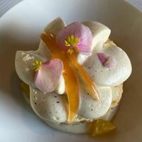 Ромовая баба с кремом маскарпоне и цукатами в More More