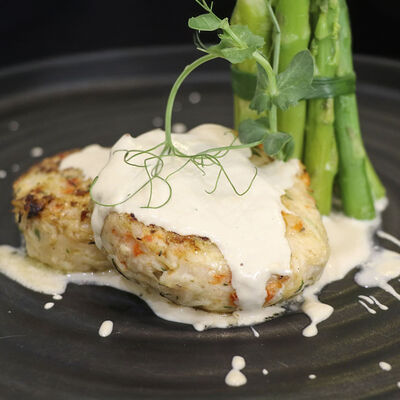 Котлеты из камчатского краба со спаржей в Picasso по цене 1700 ₽