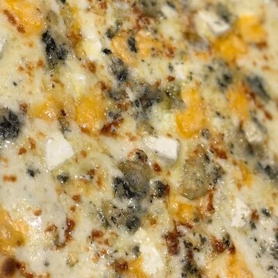 Пицца 4 сыра в TARELKA по цене 780 ₽