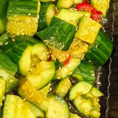 Салат Битый огурец в iWok по цене 330 ₽