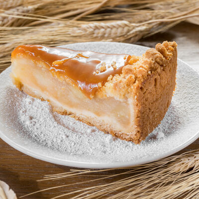 Пирог песочный Яблочный с карамелью в Гастролавка Бородинского по цене 109 ₽