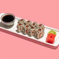 Ролл с копченым угрём в Kiss