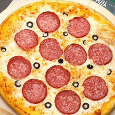 Пицца Салями 33см в One Click Pizza по цене 589 ₽