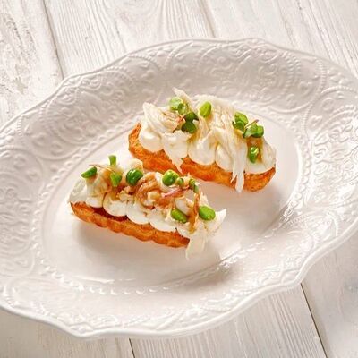 Эклер с Камчатским крабом в Пармезан по цене 795 ₽