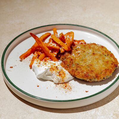 Шримп кейк с бататом фри и мацонив Хачапури выпечка и вино по цене 710 ₽