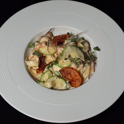 Паста с креветками и цукини в Бобер Выдыхай по цене 675 ₽