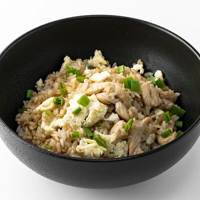 Вок-рис с курицей и яйцом в Вкусно разно по цене 275 ₽