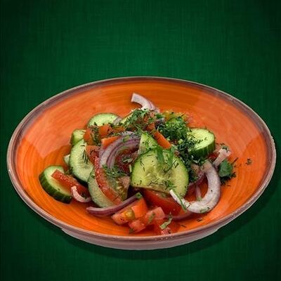 Весенний салат с маслом растительным в Дача по цене 280 ₽