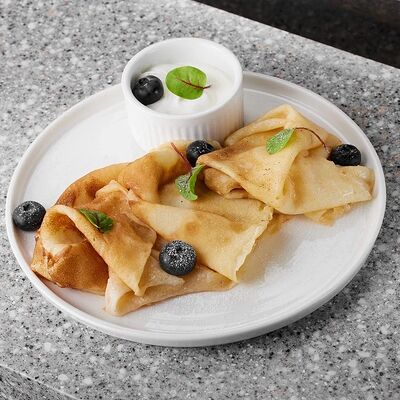 Блины со сметаной в People по цене 350 ₽