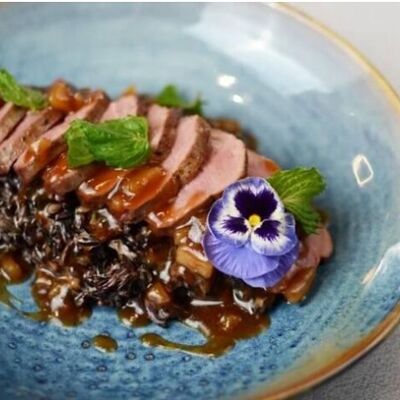 Утиная грудка с черным рисом в Крем кафе по цене 1090 ₽