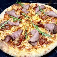 Пицца с ростбифом в Мацони