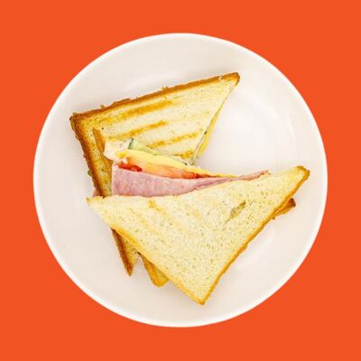 Сэндвич с курицей и соусом ранч в КронШаверма по цене 190 ₽