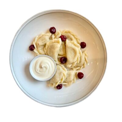 Вареники с творогом и вишней в Breakfasteria по цене 590 ₽