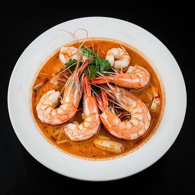 Том ям с морями в Булка да мясо по цене 635 ₽