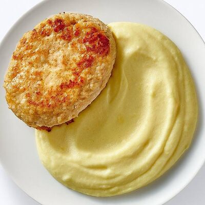 Куриная котлета с пюре в Scandy park по цене 420 ₽