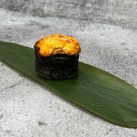 Гункан с лососем в Масаго