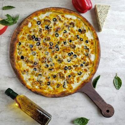 Средиземноморская в Cheese Board Pizza по цене 820 ₽