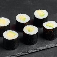 Маки с авокадо в WOW SUSHI