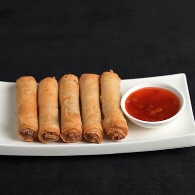 Спринг роллы с кальмаром в Евразия по цене 585 ₽