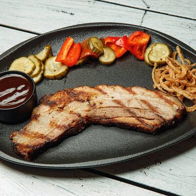 Свиная грудинка из смокера в Овертайм по цене 690 ₽