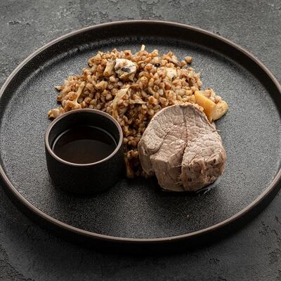 Филе миньон на пару с гречей и грибами в Вода & Еда по цене 1187 ₽