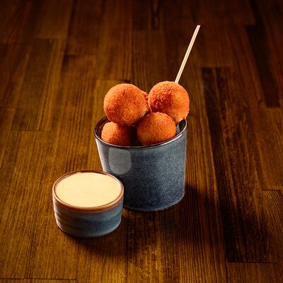 Сырные шарики в Булл Вар по цене 738 ₽