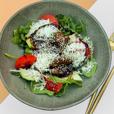 Тёплый с куриной печенью в Wow Tortik по цене 650 ₽