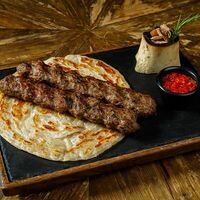 Люля кебаб из говядины в Krombacher Beer Kitchen