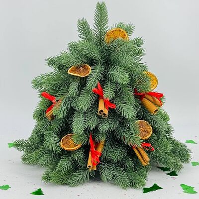 Настольная ёлочка из искусственного нобилиса в Дарите красиво по цене 5990 ₽