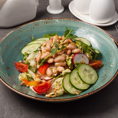 Салат овощнойв Чайхана по цене 490 ₽