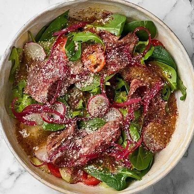 Салат с ростбифом в Mikemolly по цене 810 ₽