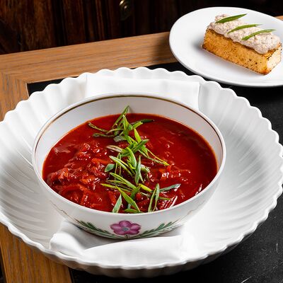 Борщ с копченой птицей и бутербродом из куриного риета в Цыпочка по цене 850 ₽